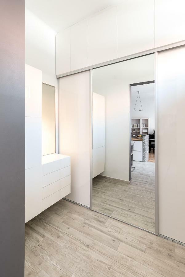 Elegant Apartment Boedapest Buitenkant foto