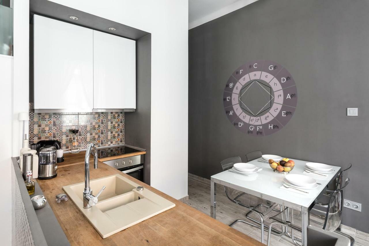Elegant Apartment Boedapest Buitenkant foto
