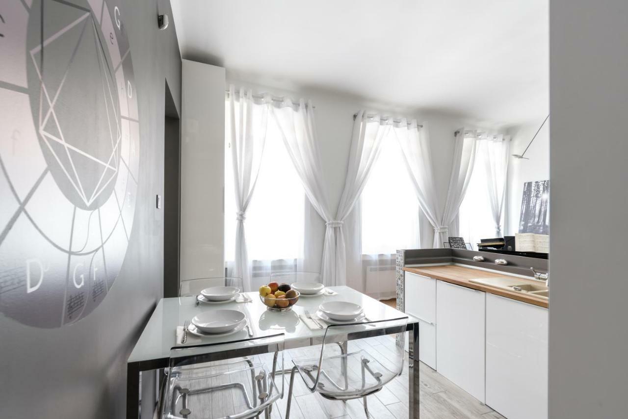 Elegant Apartment Boedapest Buitenkant foto